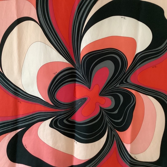 Emilio Pucci Large 100% Silk Square Scarf Abstract Pattern Box Included Gorgeous - Picture 3 of 11